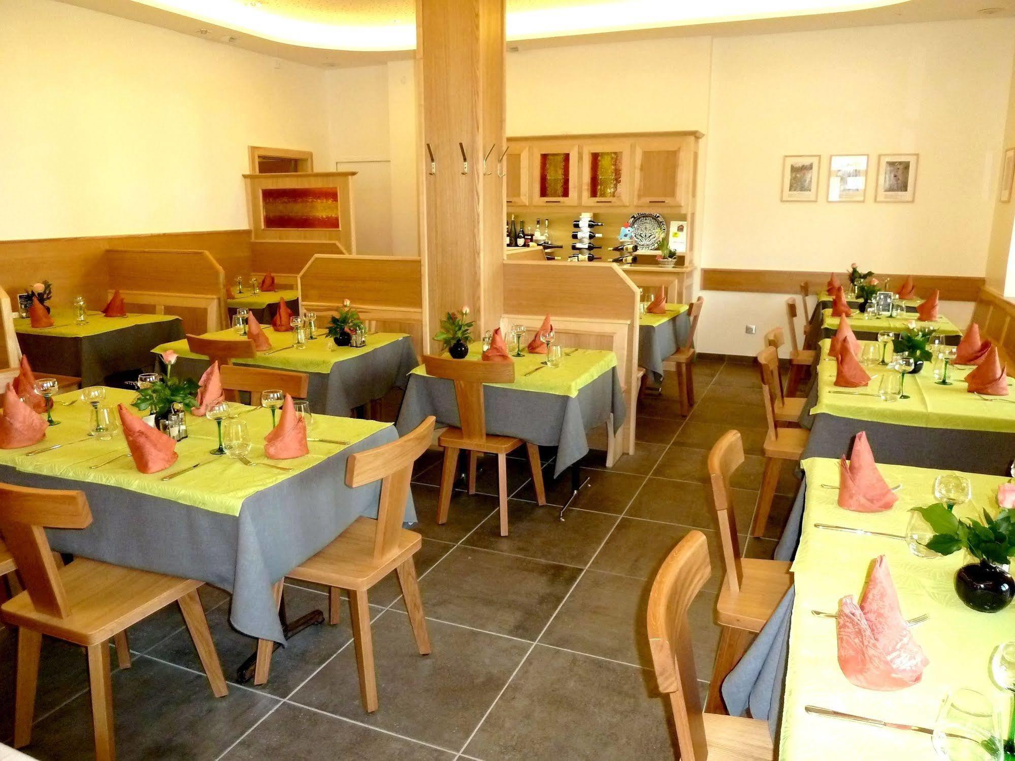 Hotel Restaurant Collin Ferrette Eksteriør billede
